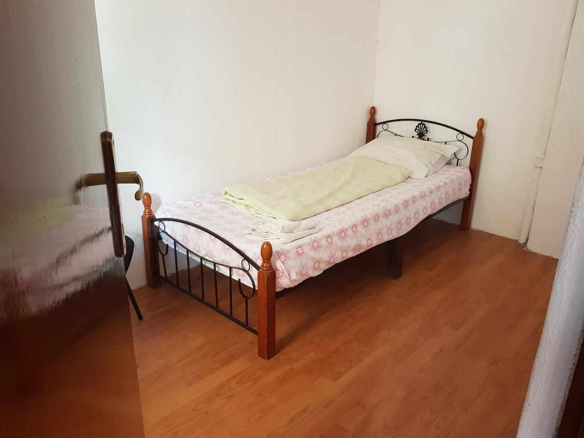 Casa Boiereasca Hostel Craiova Ngoại thất bức ảnh