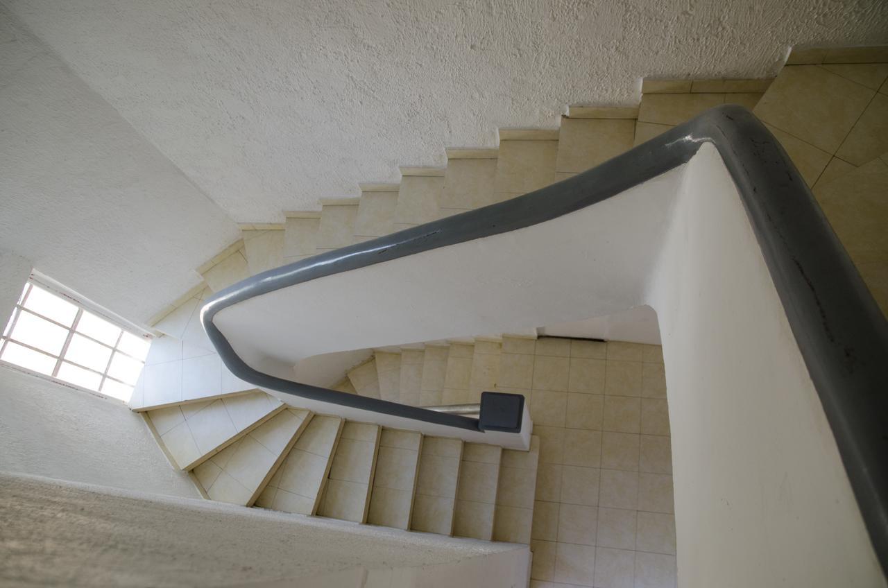 Casa Boiereasca Hostel Craiova Ngoại thất bức ảnh
