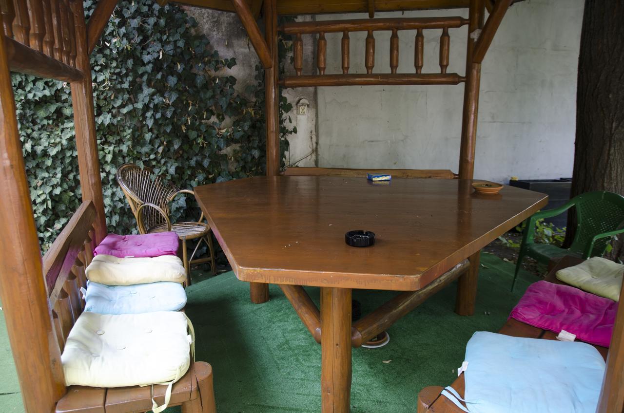 Casa Boiereasca Hostel Craiova Ngoại thất bức ảnh