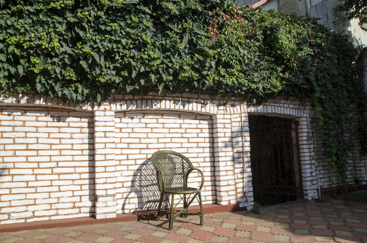 Casa Boiereasca Hostel Craiova Ngoại thất bức ảnh